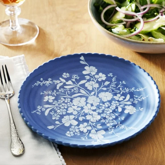  Dinnerware